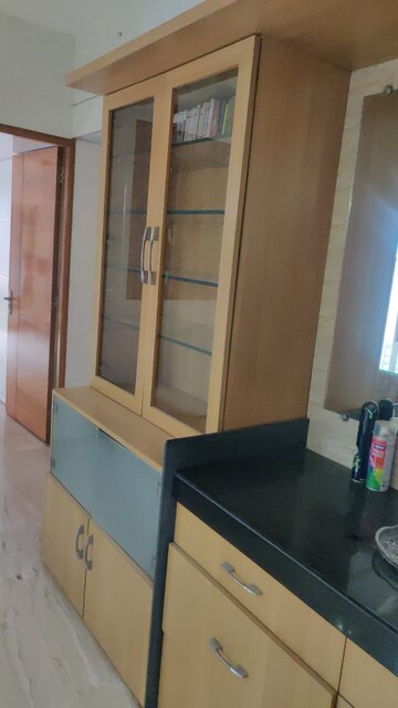 Master Bedroom in 4 BHK Apartment at Thakur Jewel Tower, Kandivali East – for Rent