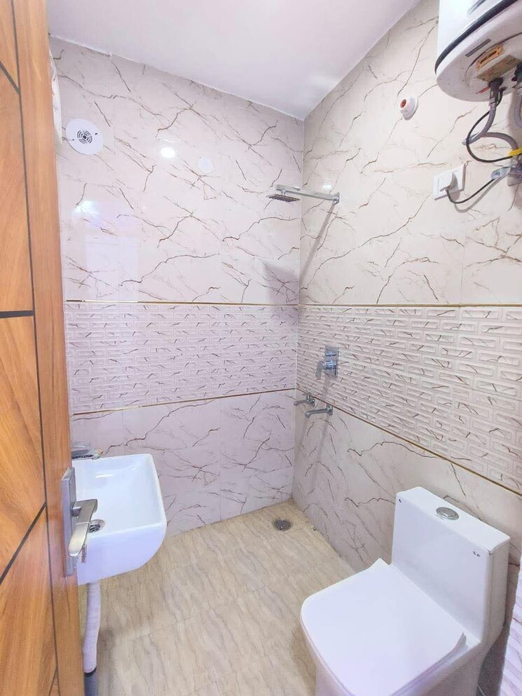 Bathroom, ip extension 3 Bedroom 1600 Sq.Ft. Apartment In Ip Extension Delhi 8428892
