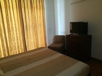 Bedroom in 2.5 BHK Apartment at Central Park Belgravia Resort Residency, Sector 48 – for Rent