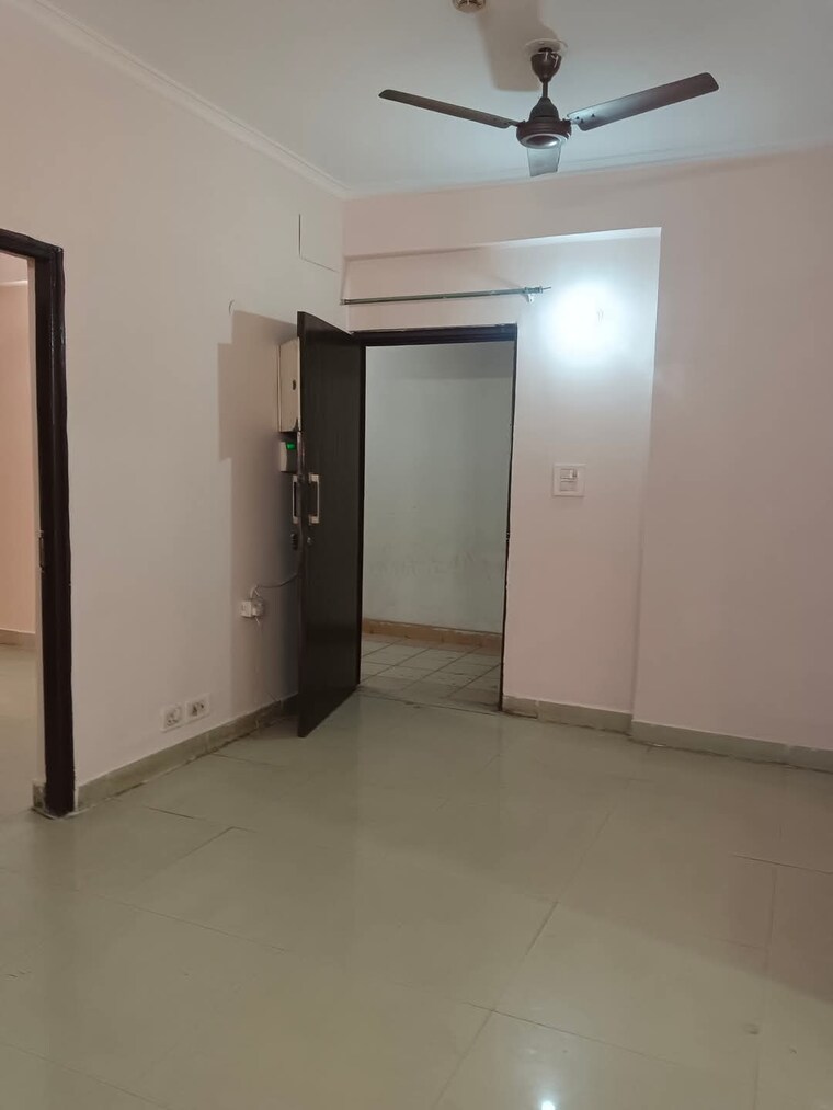 Room, ip extension 3 Bedroom 1250 Sq.Ft. Apartment In Ip Extension Delhi 8428907