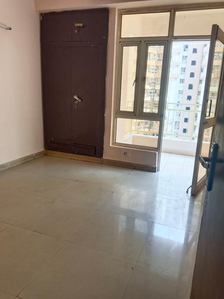 Room, ip extension 3 Bedroom 1250 Sq.Ft. Apartment In Ip Extension Delhi 8428922