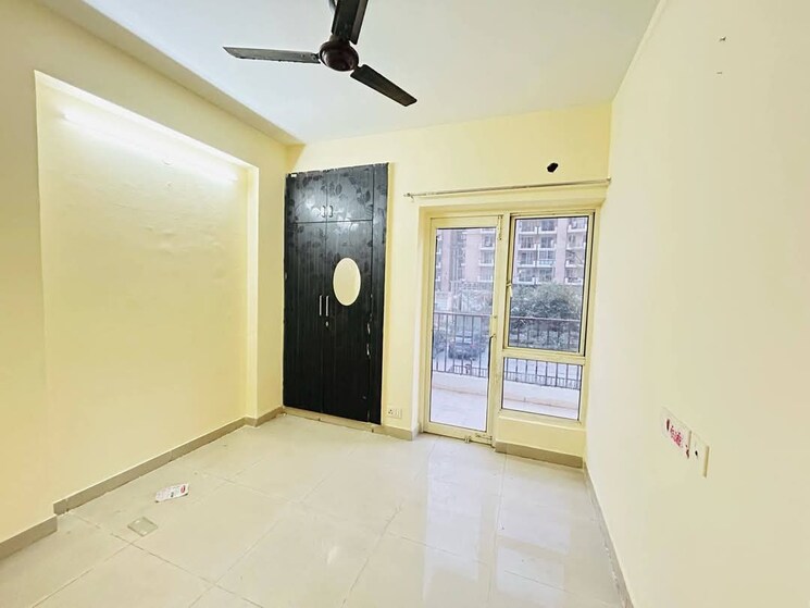 Room, ip extension 3 Bedroom 1250 Sq.Ft. Apartment In Ip Extension Delhi 8428930