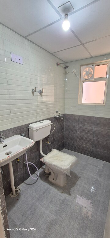 Bathroom in 2.5 BHK Apartment at ROF Alante, Sector 108 – for Rent