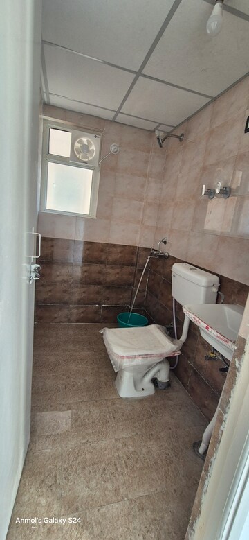 Furnished Amenities in 2.5 BHK Apartment at ROF Alante, Sector 108 – for Rent
