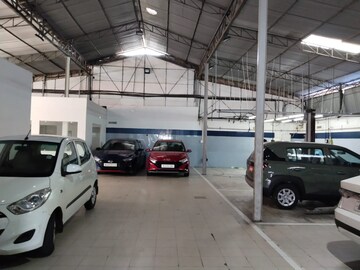 Parking in  Showroom at Kalamassery – for Rent