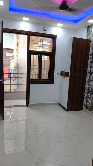 Room in 1 RK Builder Floor at Mohan Garden – for Sale