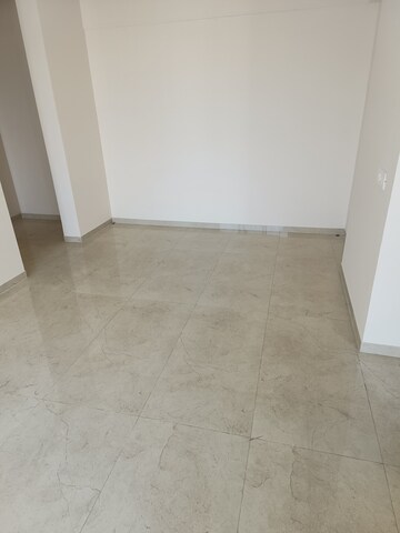 Room in 2 BHK Apartment at Piramal Vaikunth, Balkum Pada – for Rent