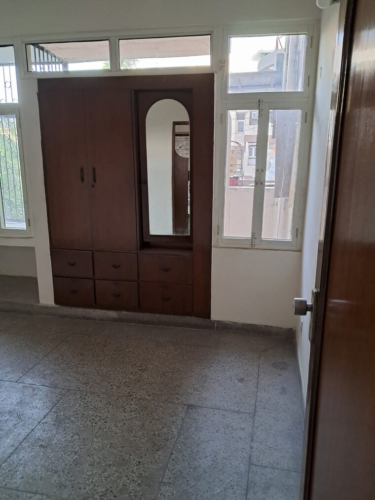 Room, ip extension 3 Bedroom 1600 Sq.Ft. Apartment In Ip Extension Delhi 8428972