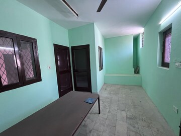 Building Lobby in 2 BHK Builder Floor at Ansal Sushant Lok I, Sector 43 – for Rent