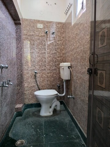 Bathroom in 1 BHK Builder Floor at Vasant Kunj – for Rent