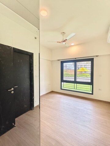 Room in 3 BHK Apartment at Raheja Vedas, Sector 108 – for Rent