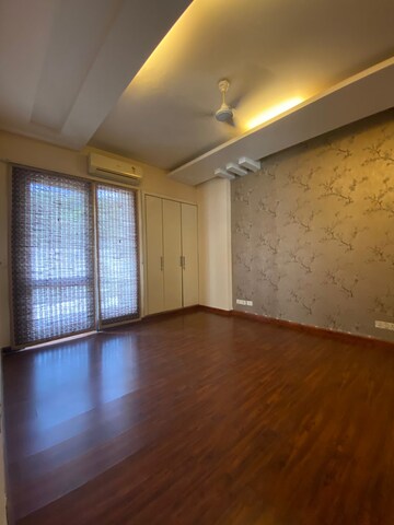 Room in 3 BHK Builder Floor at Ansal Sushant Lok I, Sector 43 – for Rent