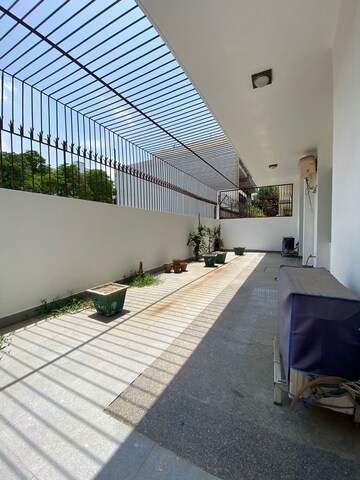 Balcony in 3 BHK Builder Floor at Ansal Sushant Lok I, Sector 43 – for Rent
