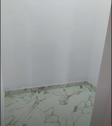 Room in 2 BHK Villa at Jankipuram Extension – for Rent