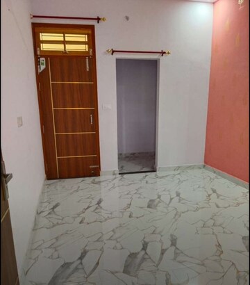 Room in 2 BHK Villa at Jankipuram Extension – for Rent