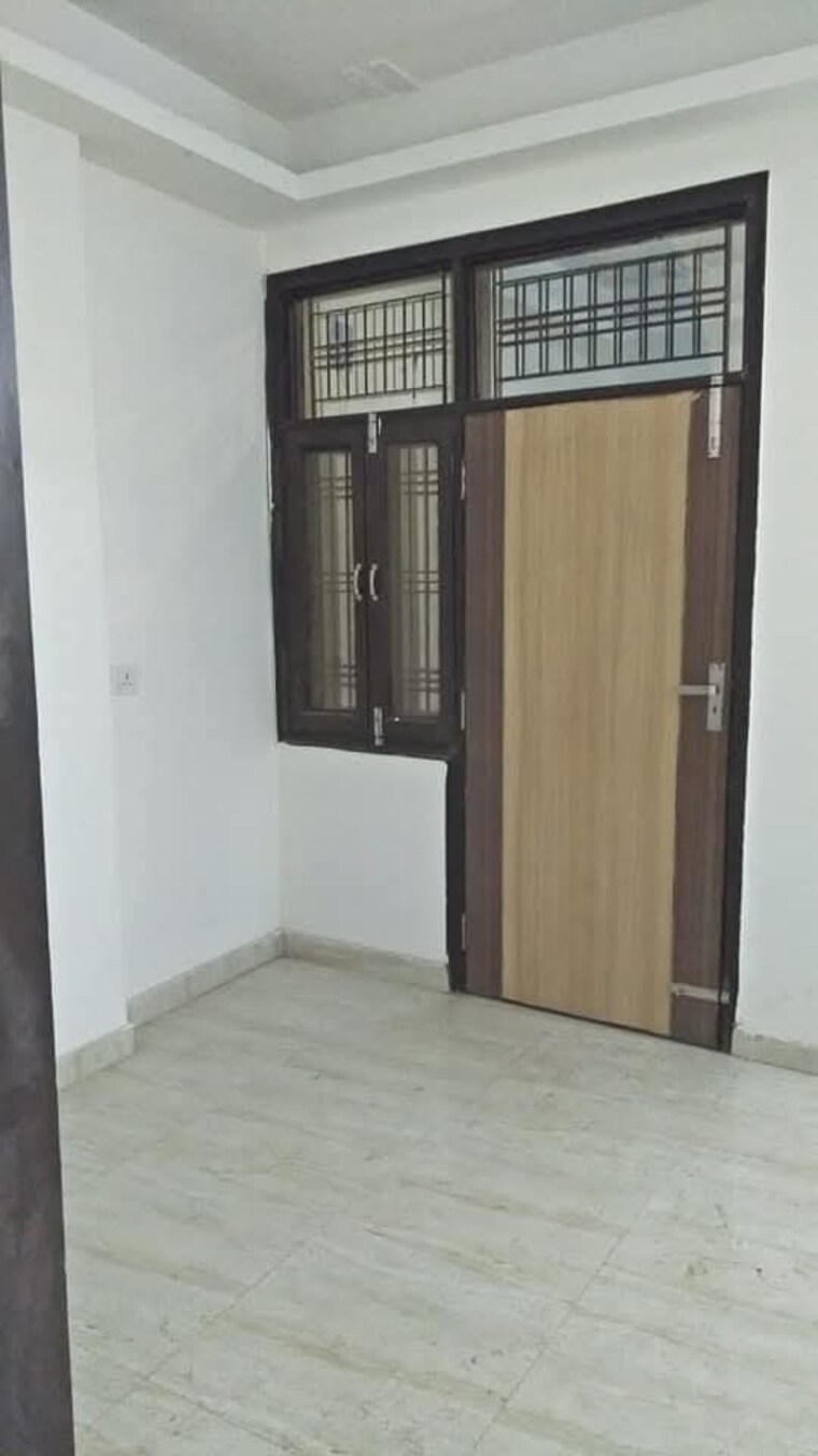 Room, ip extension 3 Bedroom 1300 Sq.Ft. Apartment In Ip Extension Delhi 8428999