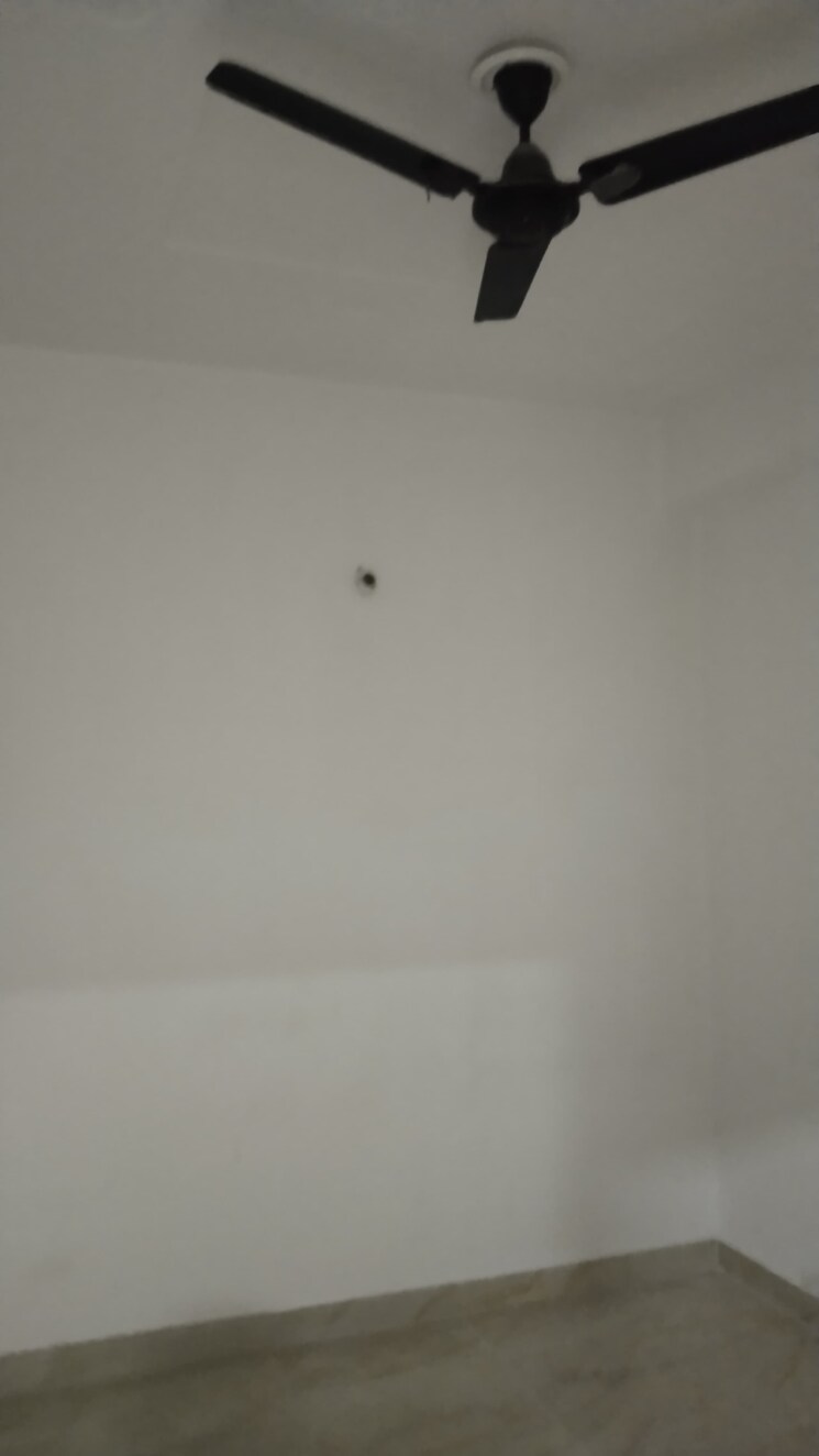 Room, sector 82 2.5 Bedroom 1110 Sq.Ft. Builder Floor In Sector 82 Noida 8429032