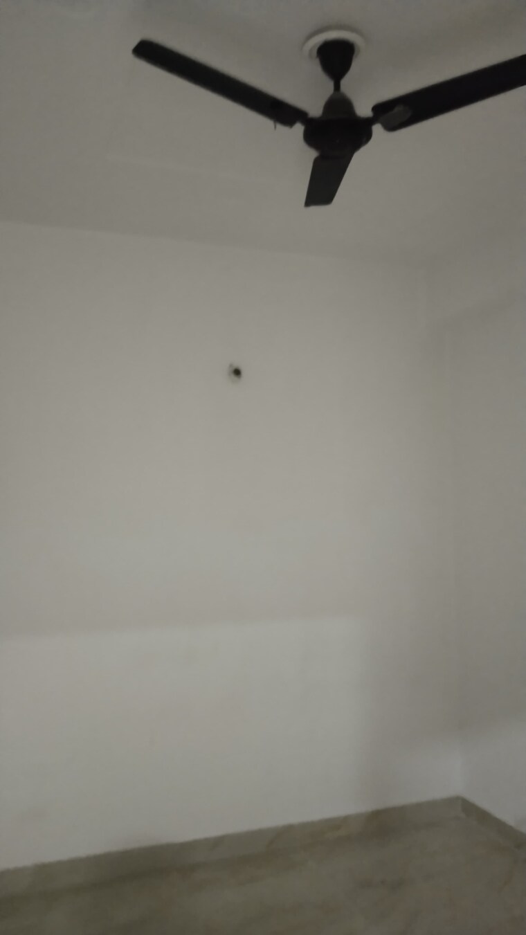 Room, sector 82 2.5 Bedroom 1110 Sq.Ft. Builder Floor In Sector 82 Noida 8429032