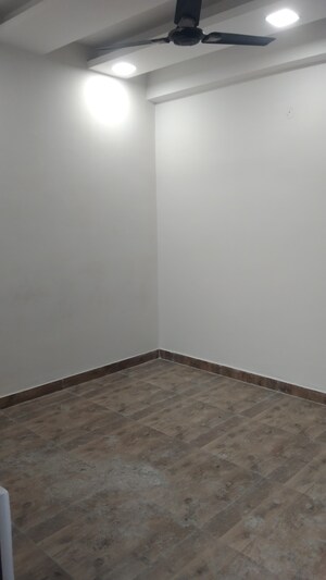 Room in 2.5 BHK Builder Floor at Sector 82 – for Sale