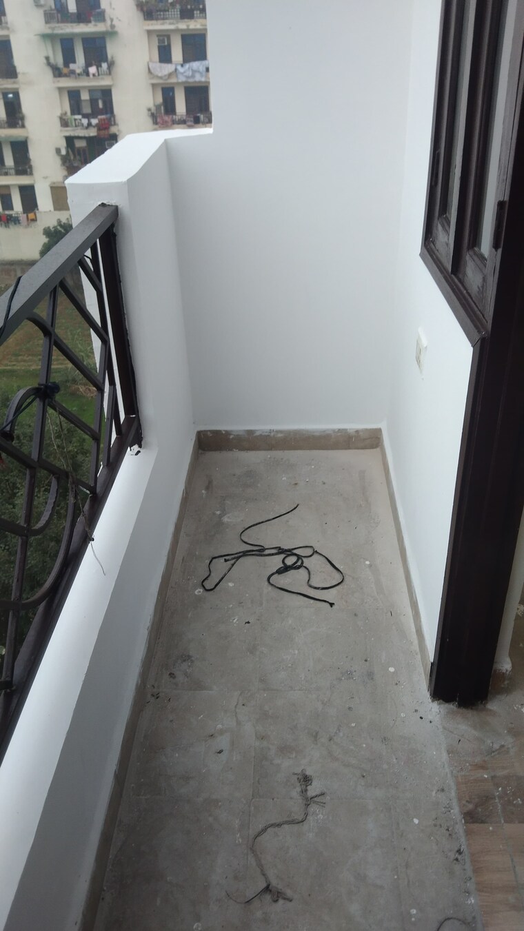 Balcony, sector 82 2.5 Bedroom 1110 Sq.Ft. Builder Floor In Sector 82 Noida 8429032