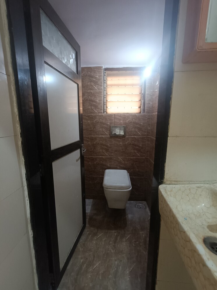 Bathroom, star-paradise-mira-road 1 Bedroom 600 Sq.Ft. Apartment In Mira Road Thane 8429040