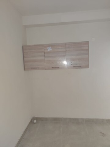 Room in 2.5 BHK Apartment at Candeur 40, Miyapur – for Rent
