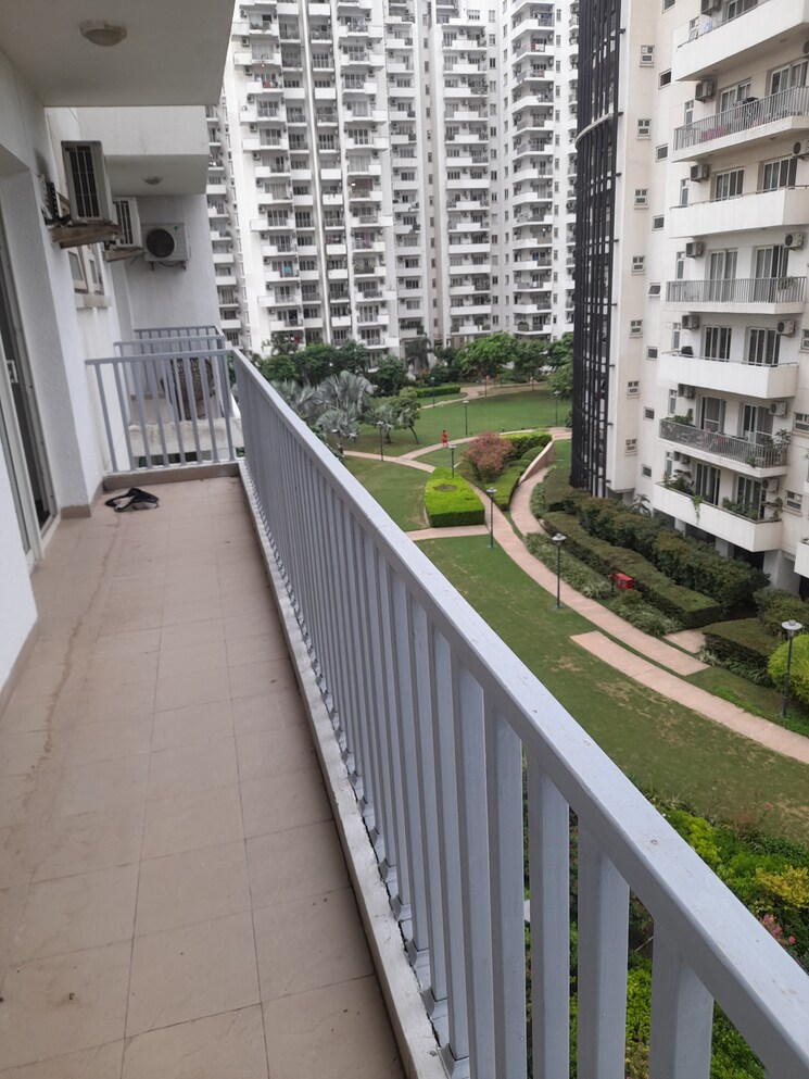Exterior View, emaar-mgf-the-palm-drive-studios 3 Bedroom 2200 Sq.Ft. Apartment In Sector 66 Gurgaon 8429055