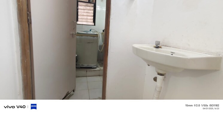 Bathroom, rohan-mithila 3 Bedroom 1650 Sq.Ft. Apartment In Viman Nagar Pune 8429061