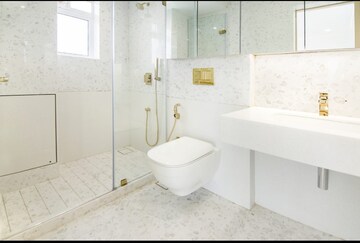 Bathroom in 5 BHK Apartment at Ekta Trinity, Santacruz West – for Rent
