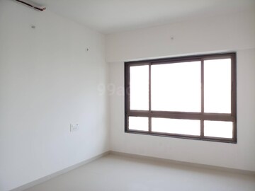 Room in 4 BHK Apartment at Kanakia Levels, Malad East – for Rent