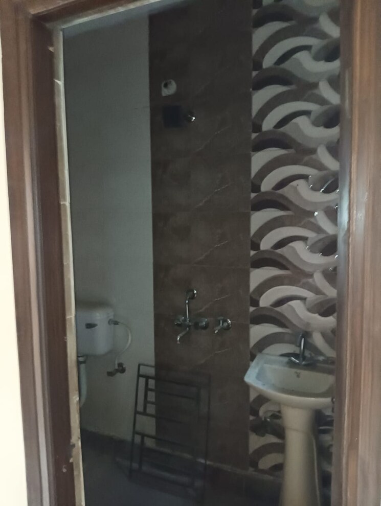Bathroom, sa-homes-i 2 Bedroom 450 Sq.Ft. Builder Floor In Uttam Nagar Delhi 8429191