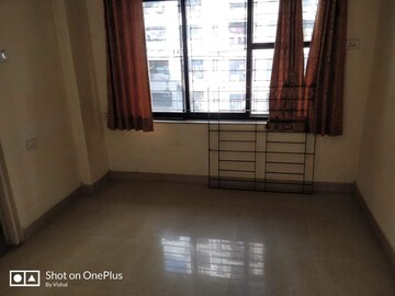 Room in 2 BHK Apartment at K Raheja Palm Court, Malad West – for Rent