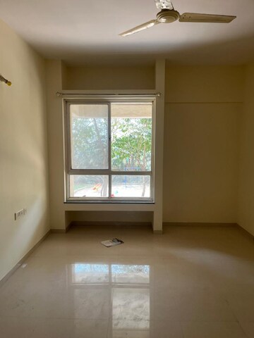 Room in 2 BHK Apartment at Nyati Environ, Tingre Nagar – for Rent