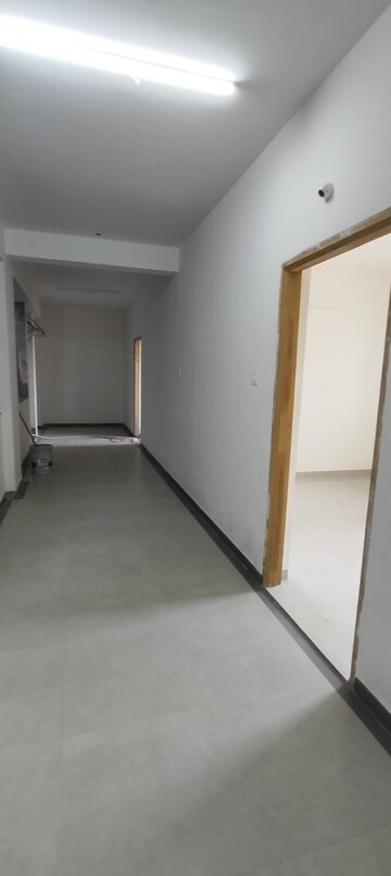 Room in 2 BHK Apartment at DHL Singapore Life City, Gotal Pajri – for Rent
