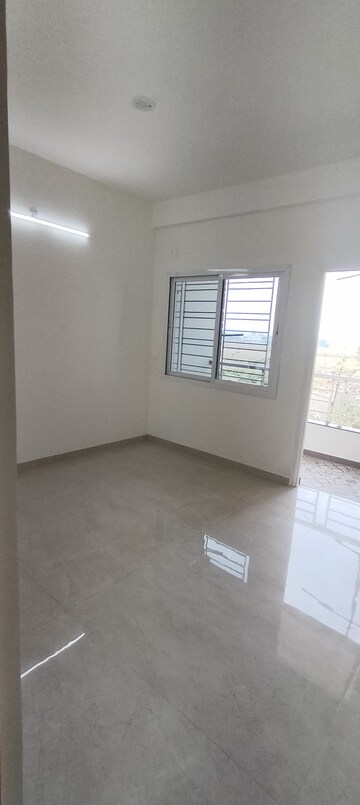Room in 2 BHK Apartment at DHL Singapore Life City, Gotal Pajri – for Rent
