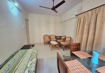 Bedroom in 2 BHK Apartment at Runwal Eirene, Balkum Pada – for Rent