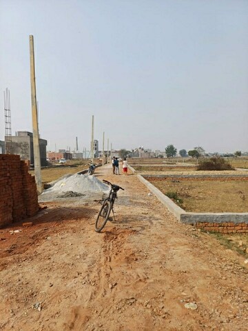  Plot – Exterior View View at Garhi Samastpur - for Sale