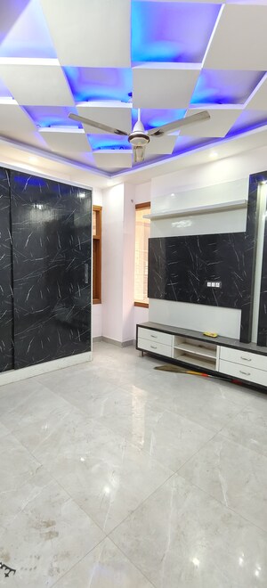 Room in 3 BHK Builder Floor at Vipin Garden – for Sale