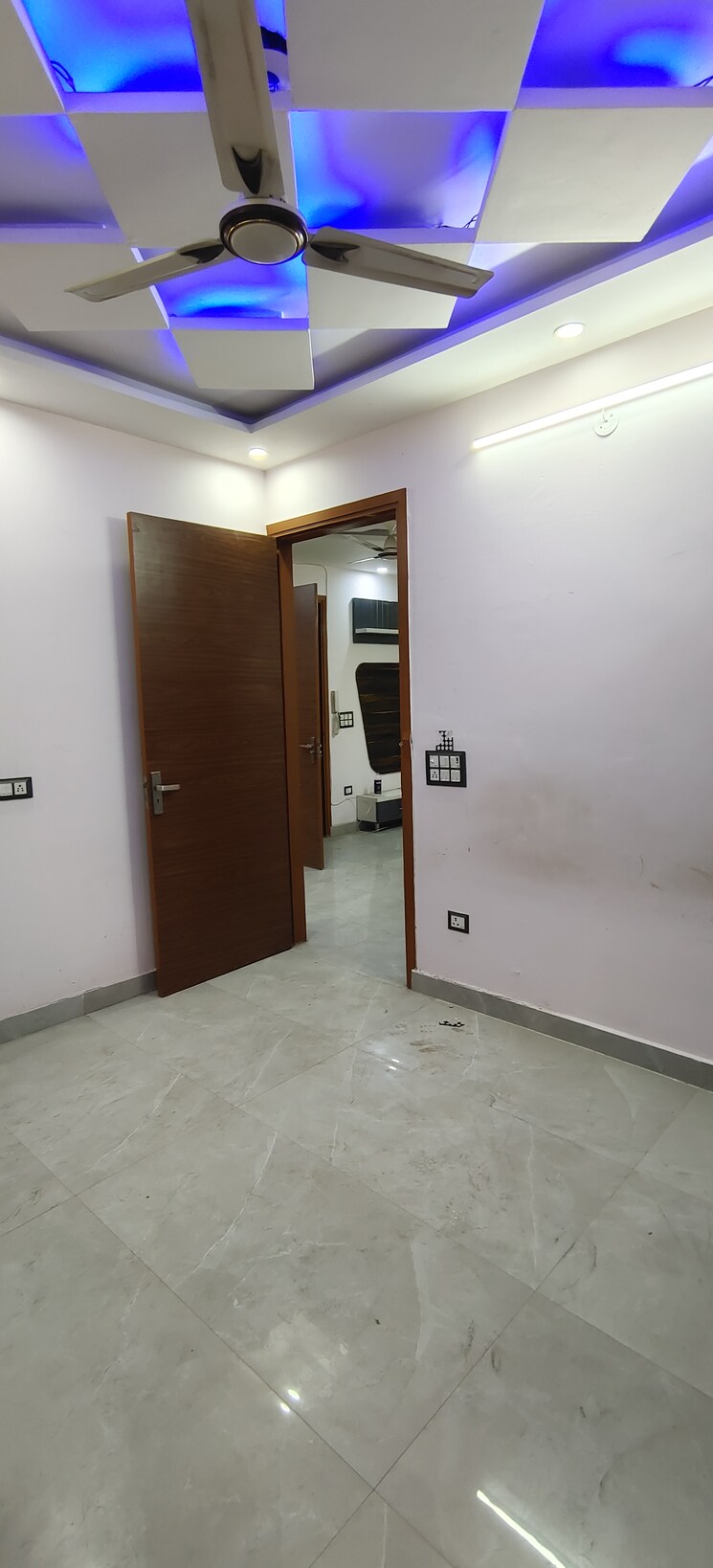 Room, vipin garden 3 Bedroom 1000 Sq.Ft. Builder Floor In Vipin Garden Delhi 8429237