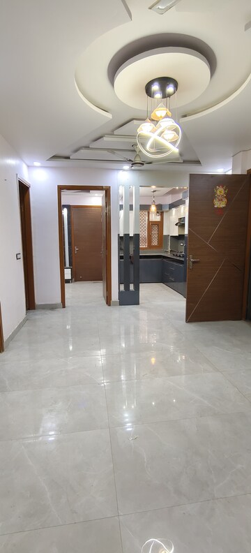 Room in 3 BHK Builder Floor at Vipin Garden – for Sale