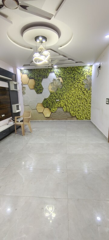 Parking in 3 BHK Builder Floor at Vipin Garden – for Sale