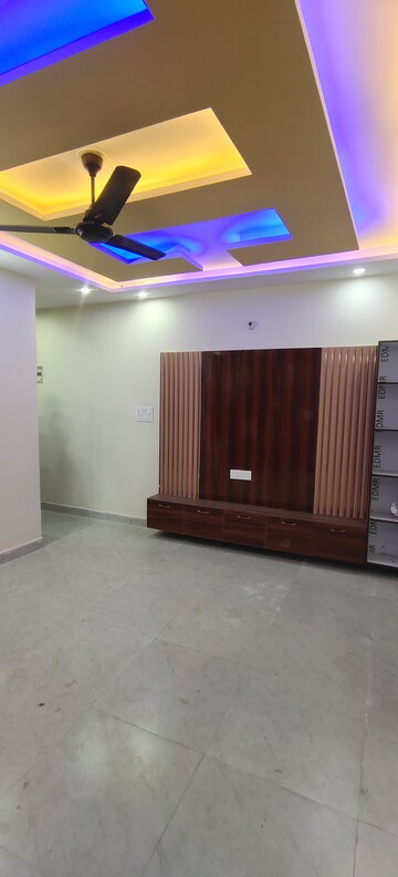 Room in 3 BHK Builder Floor at Dwarka Mor – for Sale