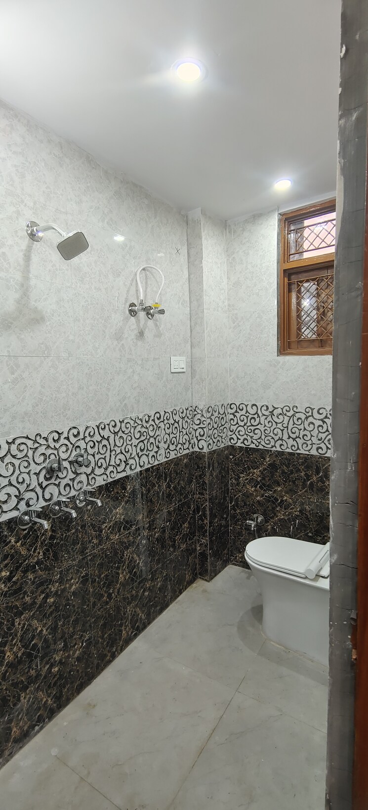 Bathroom, dwarka mor 3 Bedroom 1000 Sq.Ft. Builder Floor In Dwarka Mor Delhi 8429245