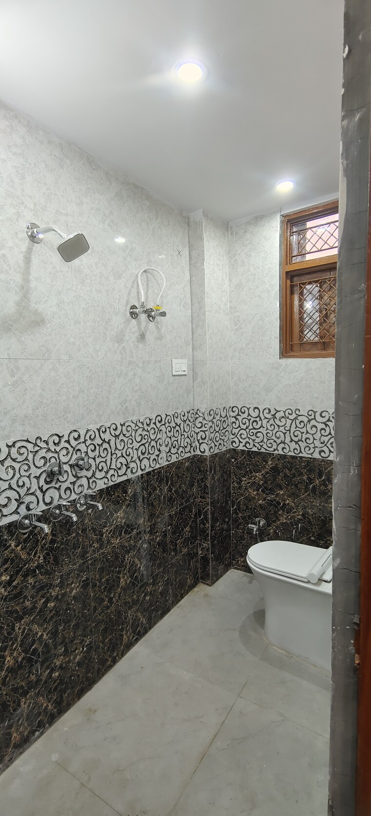 Bathroom, dwarka mor 3 Bedroom 1000 Sq.Ft. Builder Floor In Dwarka Mor Delhi 8429245