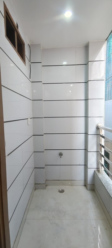 Bathroom in 3 BHK Builder Floor at Dwarka Mor – for Rent