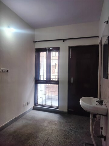 Living Room in 1 BHK Apartment at Molarband – for Rent