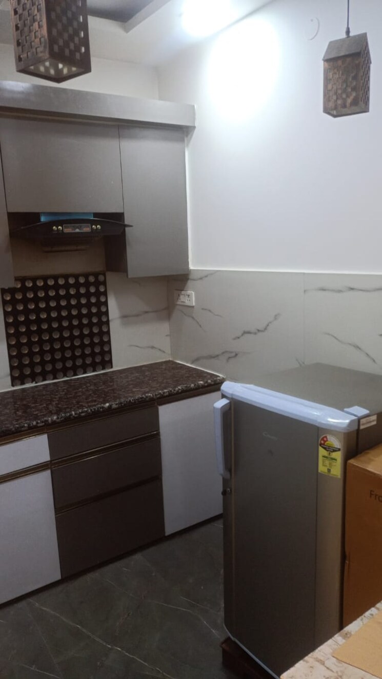 Kitchen, dwarka mor 3 Bedroom 800 Sq.Ft. Builder Floor In Dwarka Mor Delhi 8429262