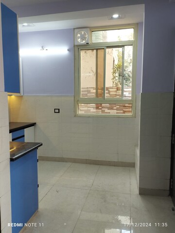 Room in 2 BHK Builder Floor at Dwarka Mor – for Rent
