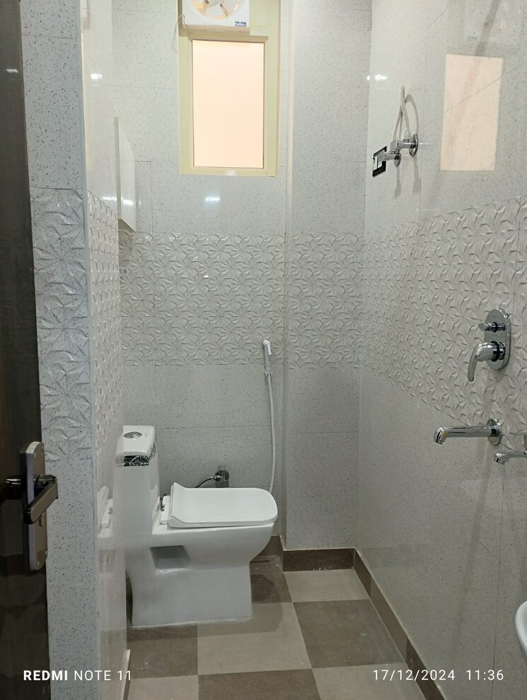 Bathroom, dwarka mor 2 Bedroom 650 Sq.Ft. Builder Floor In Dwarka Mor Delhi 8429268