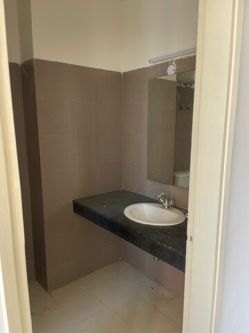 Bathroom in 3.5 BHK Apartment at Pioneer Park Phase 1, Sector 61 – for Rent